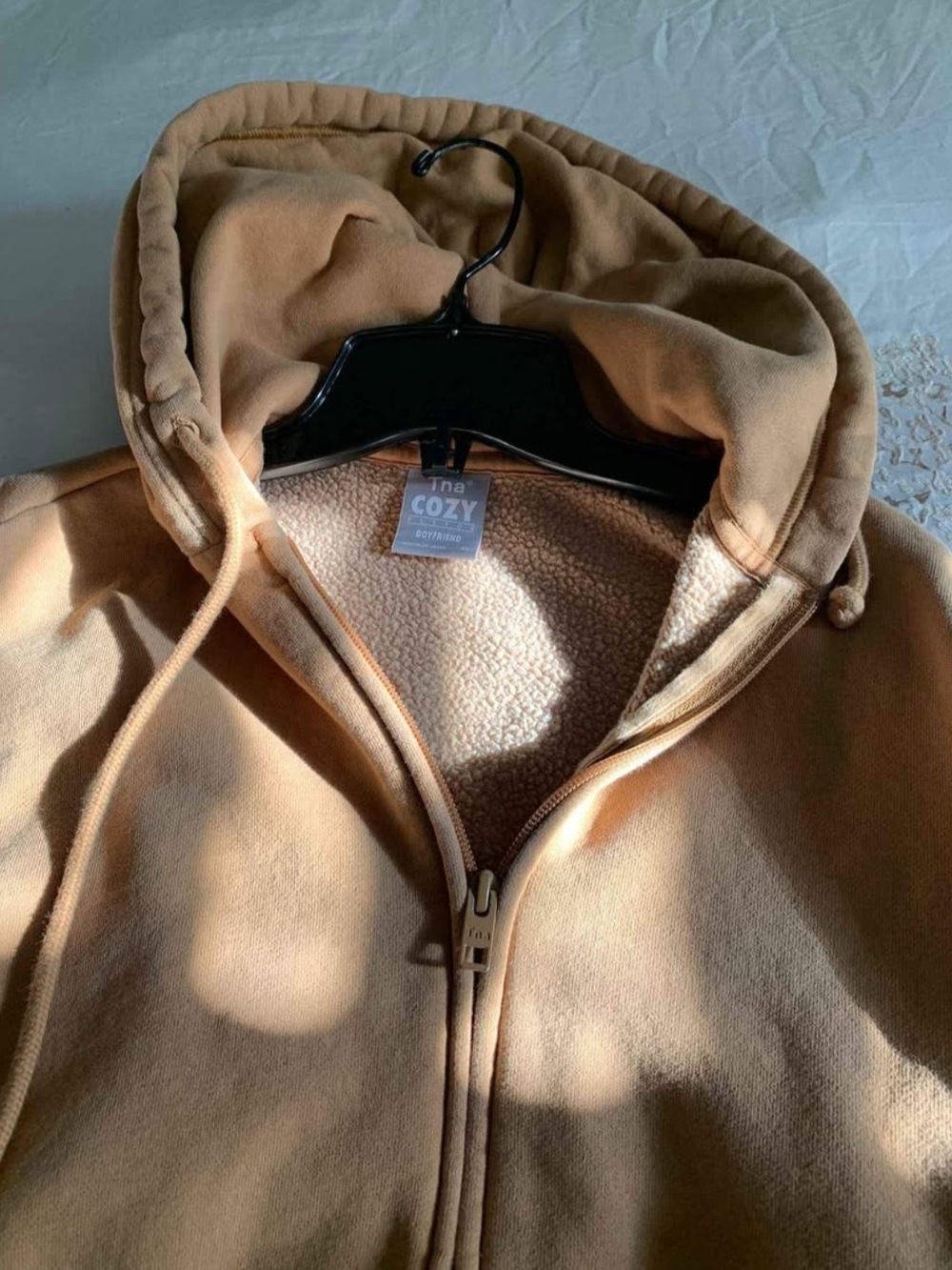 Aritzia cozy boyfriend zip up hoodie. Xs